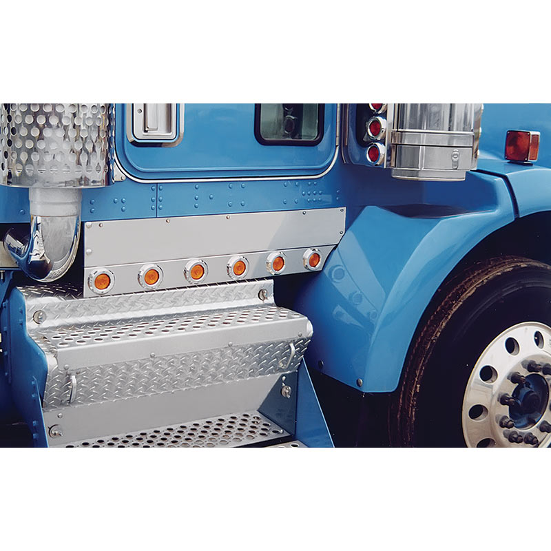 toosy　804535サイドアクリル　天板金網コーキングスライドロック Kenworth T800 Kick Panels By RoadWorks - Raney's Truck Parts