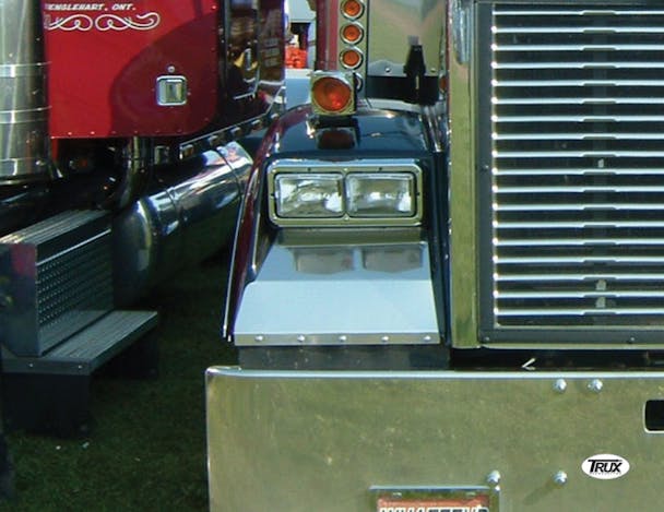 Freightliner Classic Stainless Steel Fender Guard Mounted