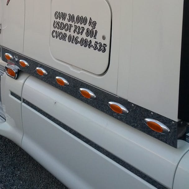 Peterbilt 387 Premium Sleeper Panels With 14 LED Lights By RoadWorks - 1
