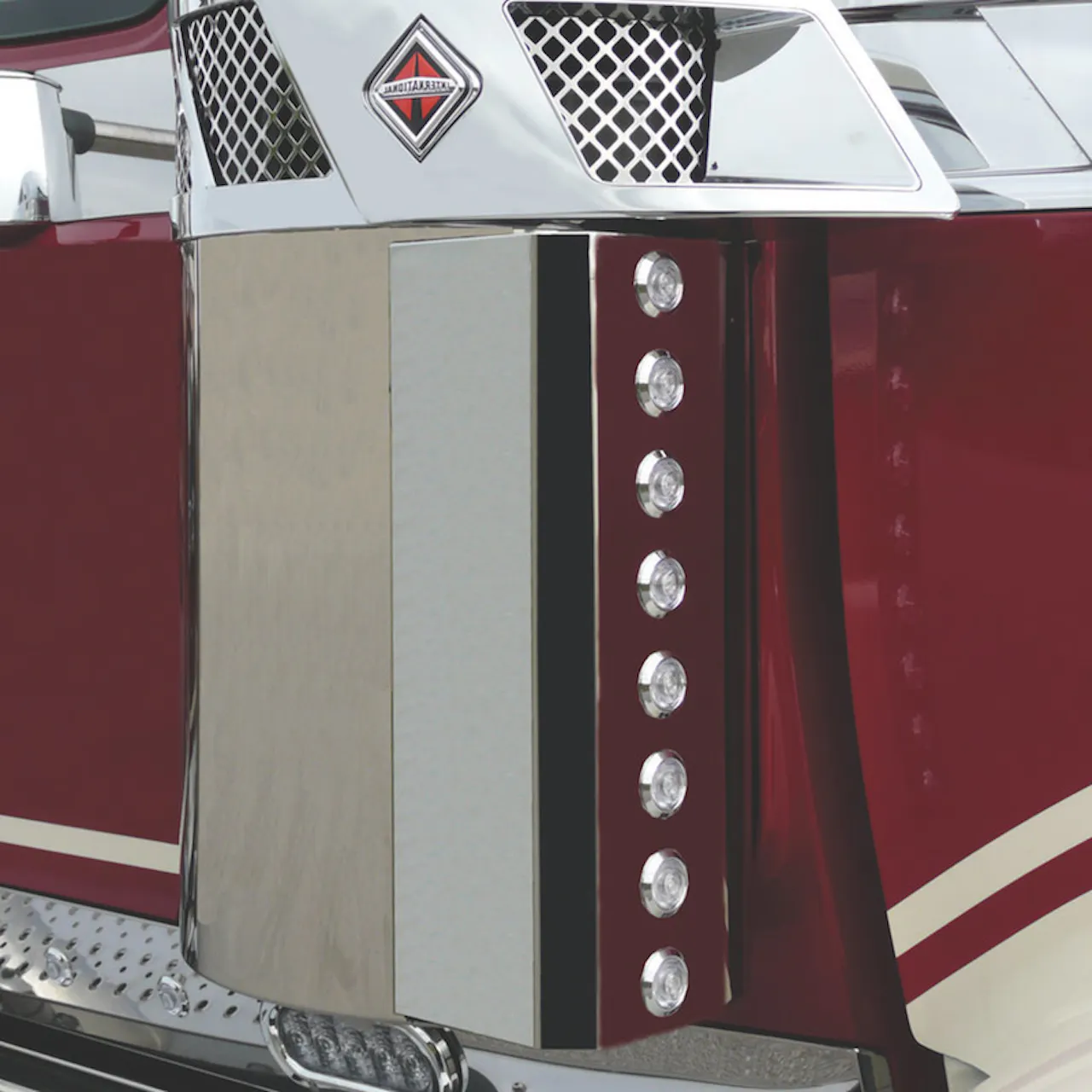 International LoneStar Front Air Cleaner Light Bar With Bulls Eye 
