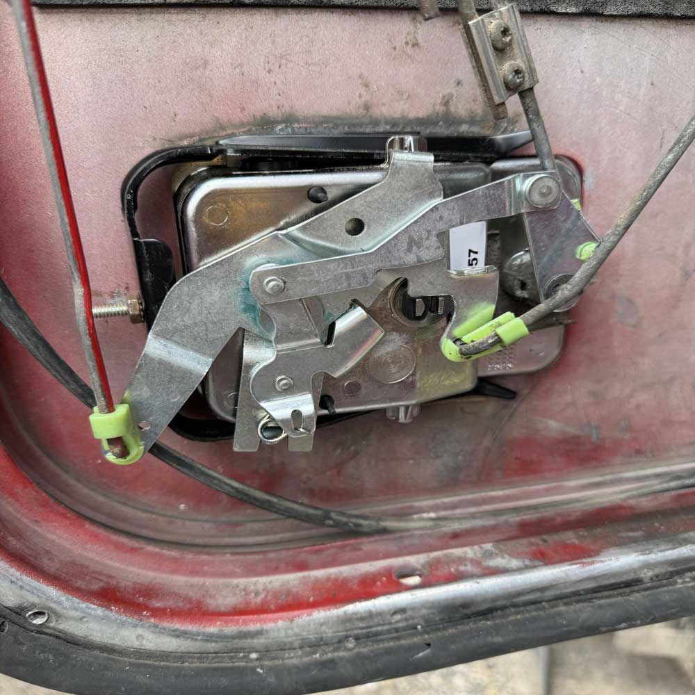 Freightliner Classic & FLD Exterior Door Handle A18-35381-000 A18