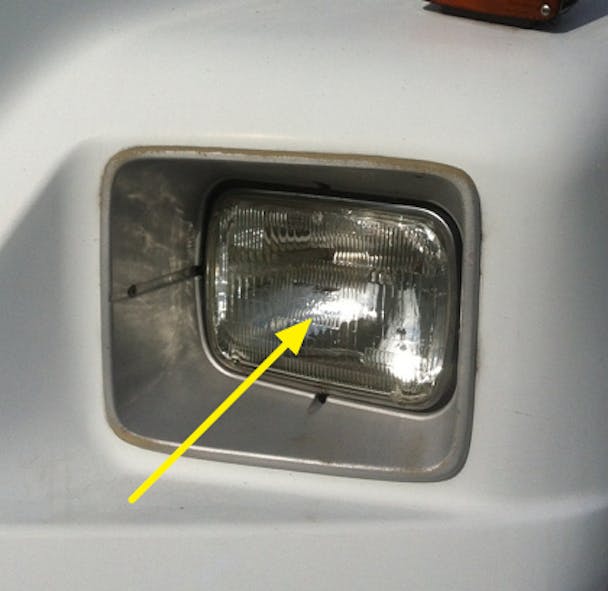 Freightliner FL 60 70 80 & 106 Headlight Replacement