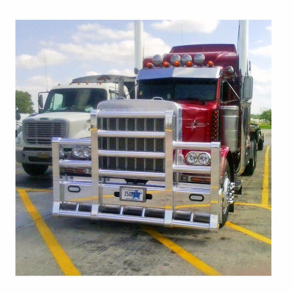 Peterbilt 378 379 SFA Herd Super Road Train Bumper Grill Guard With Horizontal Bars Front Image On Truck