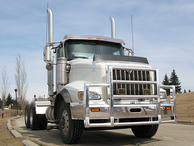 International 5900 Herd Defender Bumper Grill Guard - Raney's