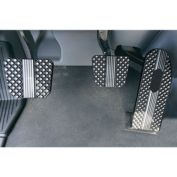 Kenworth 2014+ T660/T680/T880 2014+ Black Diamond Billet Foot Pedal Set - 1996-2006