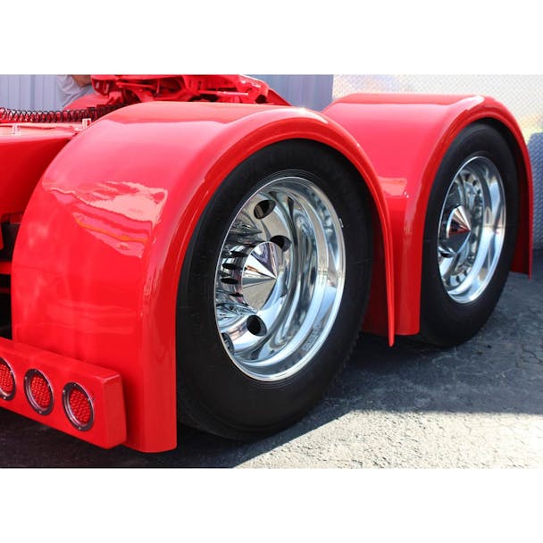 Classic Low Cut Single Hump Rear Talladega Fiberglass Fenders - default