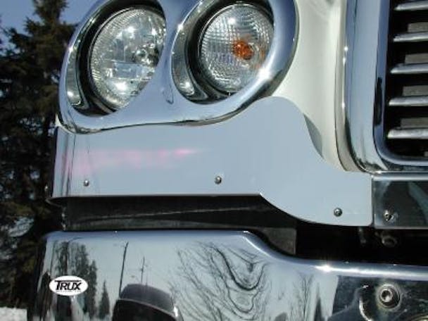 Freightliner Coronado Fender Guard