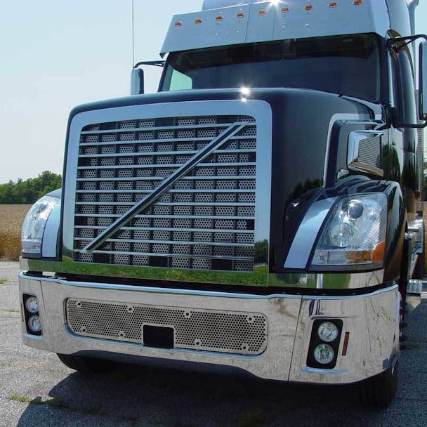 Volvo VT880 Stainless Steel Punch Grill By Roadworks