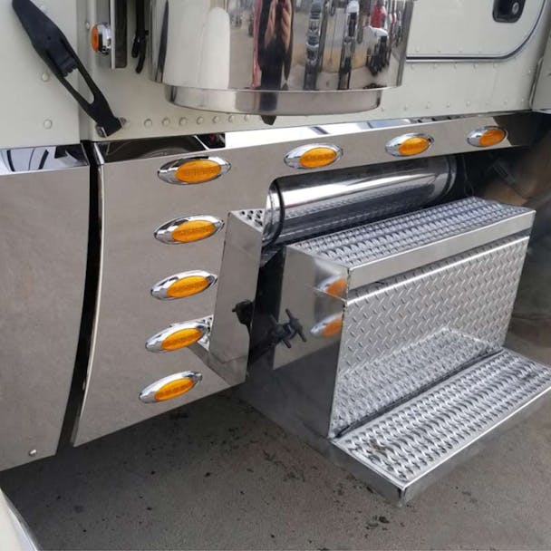 Peterbilt 389 131" Cab Cowl Panels - Amber