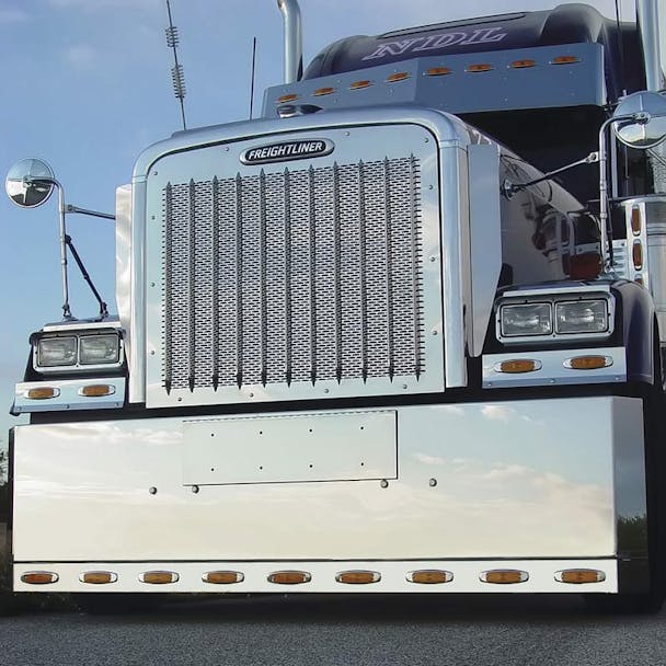 Freightliner Classic FLD 120 Stainless Steel Punch Grill