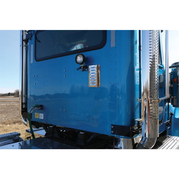 International HX520 Louvered Rear Cab Vent Cover