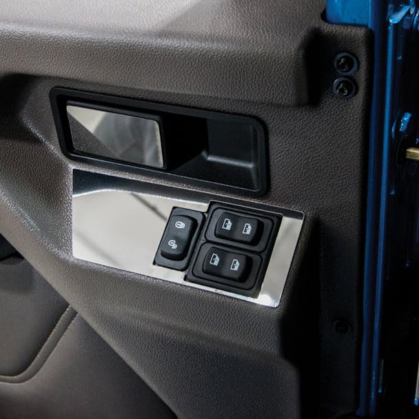 International HX520 Interior Door Trims