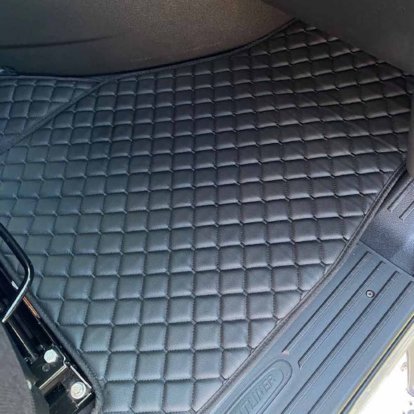 Freightliner Cascadia 2018+ 5-Piece Vinyl Floor Mat Set - Passenger