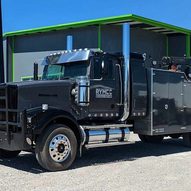 Western Star Constellation 7" Lincoln Chrome Exhaust Kit - default