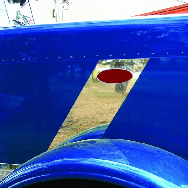 Peterbilt 389 Hood Emblem Stripe Accent 2007+