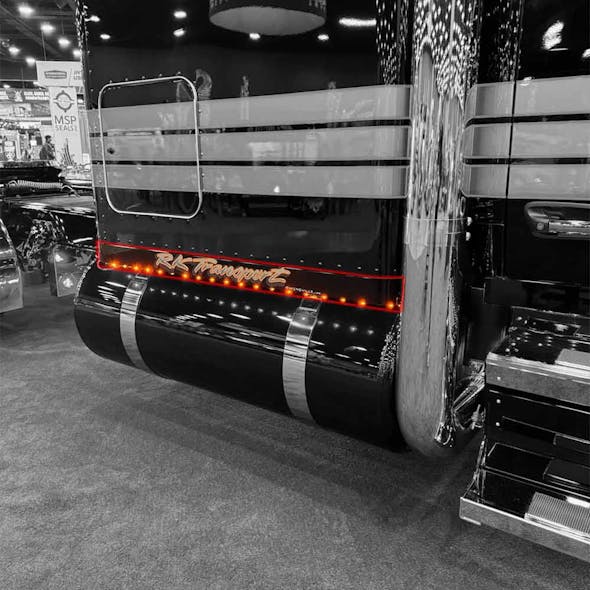Peterbilt 589 Stainless Steel Sleeper Panel By Iowa Customs - Default