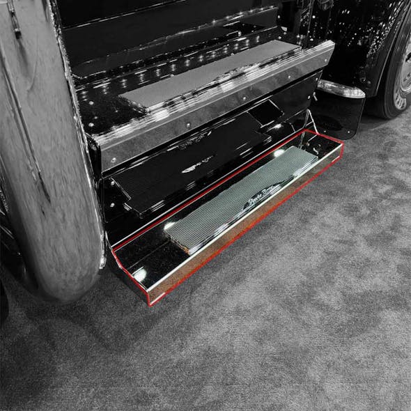 Peterbilt 589 Bottom Step Replacement - Default