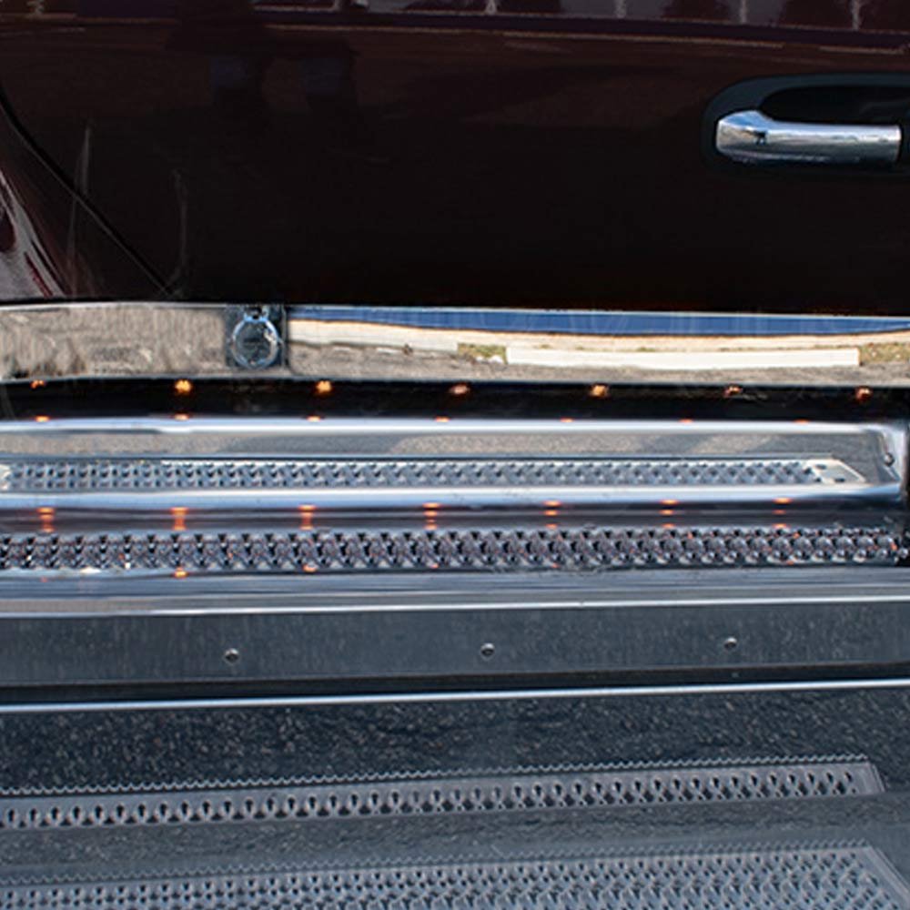 リエルパーテーション Peterbilt 589 304 Stainless Steel Cab Panels With LED