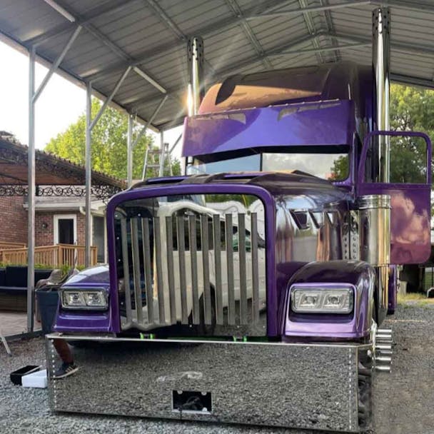 Freightliner Classic 14 Gauge Stainless Steel Grille With 11 Vertical Bars 1