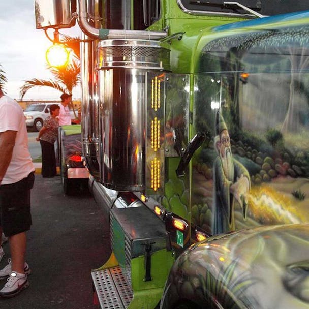 Front-Air-Cleaner-Light-Bar-Light on