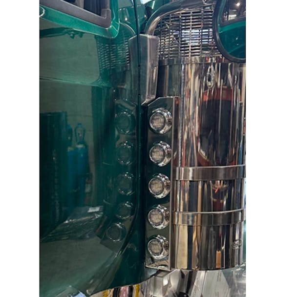 Peterbilt 589 Rear Air Cleaner Light Bar Brackets - Mounted