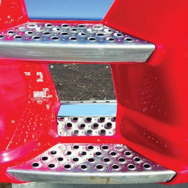 Kenworth T660 T680 T700 Lower Panel Back Step Trim On Truck