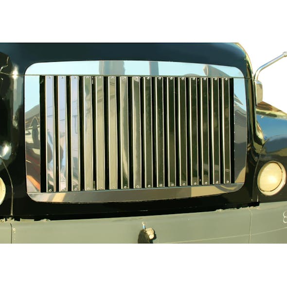 Freightliner Century Grill with 16 Vertical Bars 2004 & Older - Thumbnail