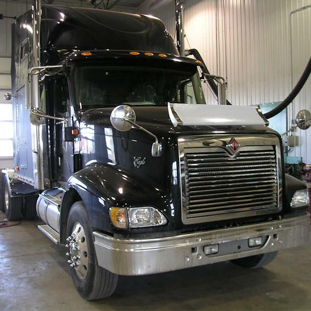 International 9200 9400 Hood Grill Louvered 1997 & Newer On Black Truck