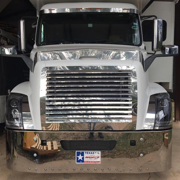 Volvo VNL 630 670 780 Bumper