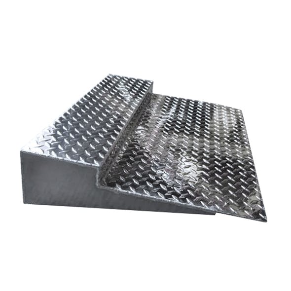 Freightliner FLD 120 and Classic Tool Box Lid side