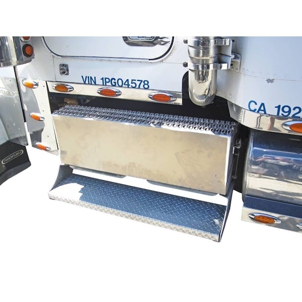 Freightliner FLD Classic Bottom Step for Battery or Tool Box -Thumbnail