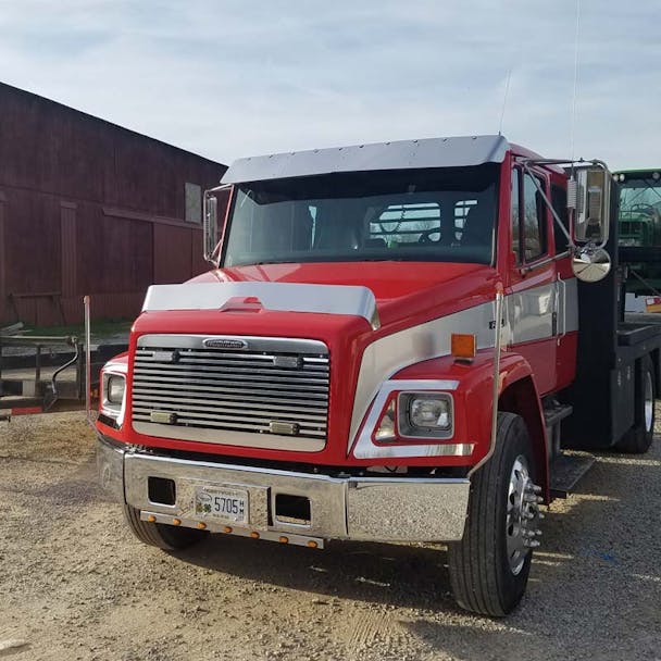 Freightliner FL 60 70 80 106 112 120 Headlight Surround Fender Guards Front Right Side